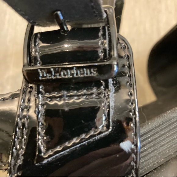 DR  MARTENS Sz 10 Voss Patent Leather Platform Buckle Closure Sandals - Picture 10 of 11